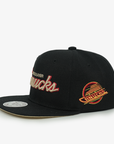 Vancouver Canucks Mitchell & Ness Youth Cream Script skate Flat Brim Snapback