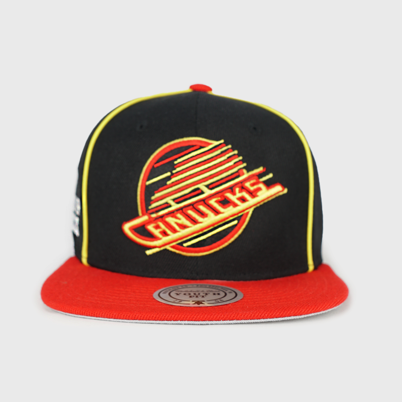 Vancouver Canucks Outerstuff Youth Pipe Skate Snapback
