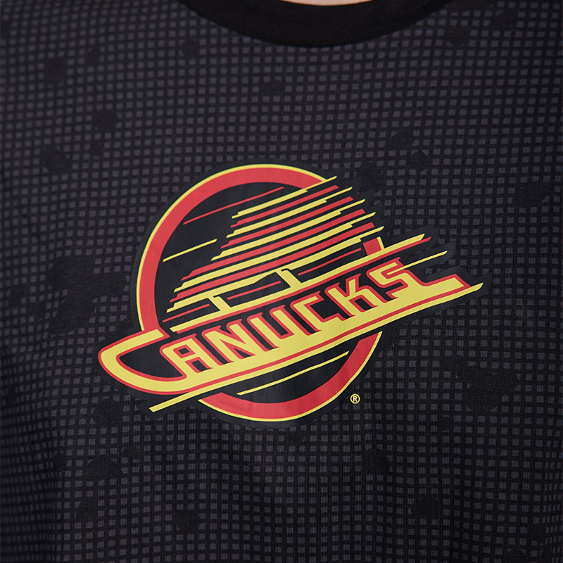 Vancouver Canucks New Era Women's Boxy Skate Crop T-shirt