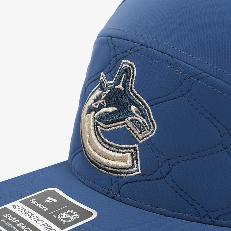 Vancouver Canucks Fanatics Road 5 Navy Orca Snapback