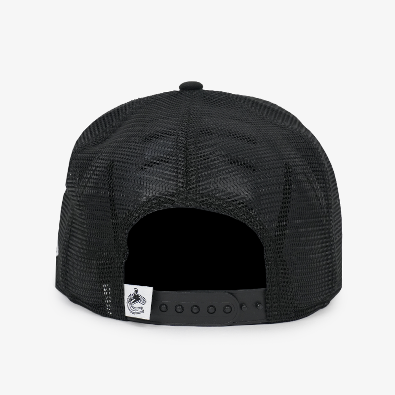 Vancouver Canucks New Era 950 Trucker Black Orca Snapback