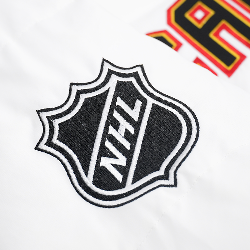 Vancouver Canucks Signature Collection Women Cropped Puffer