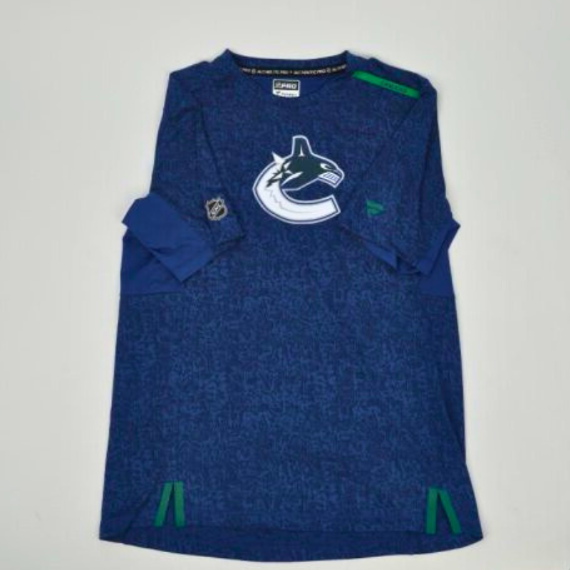 Vancouver Canucks Fanatics Camo Orca Shirt - New