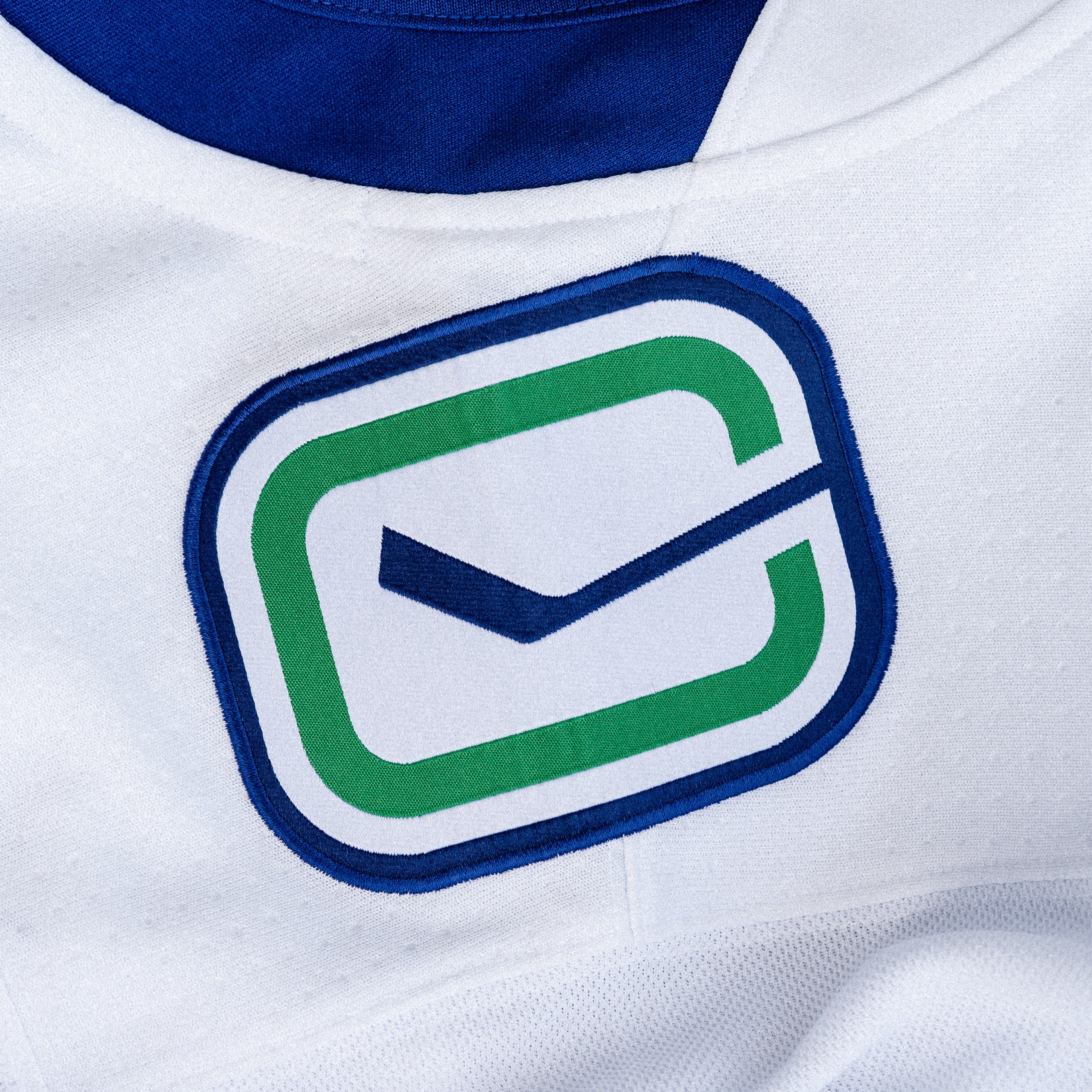 White best sale canucks jersey